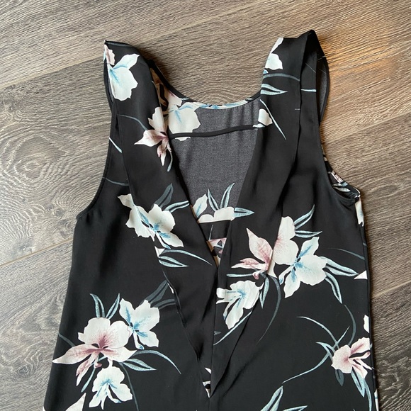 Dynamite tank top with v-neck back - Picture 2 of 6